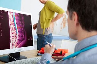 MRI kręgosłupa w celu wyjaśnienia przyczyny bólu pleców